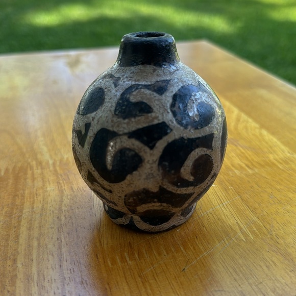 Unique Pottery Jar/Vase - Picture 5 of 12